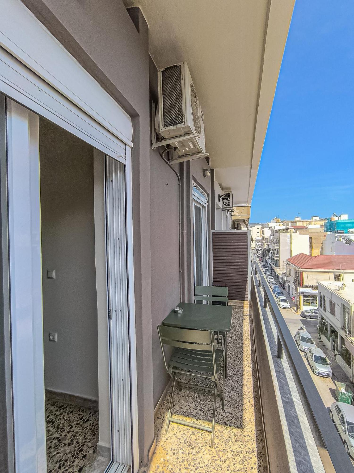 Fully Renovated Close To The Bus Station And The Center! 公寓 Hania